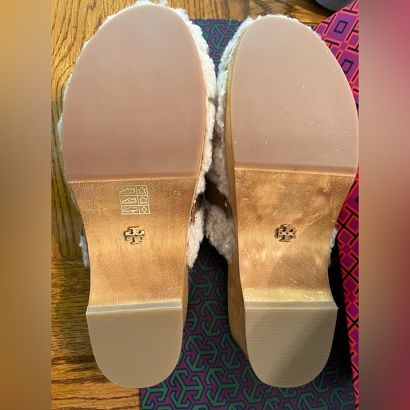 Tory Burch Jessa Shearling Clogs inn Box with Shopping Bag - NEW! - Picture 6 of 14
